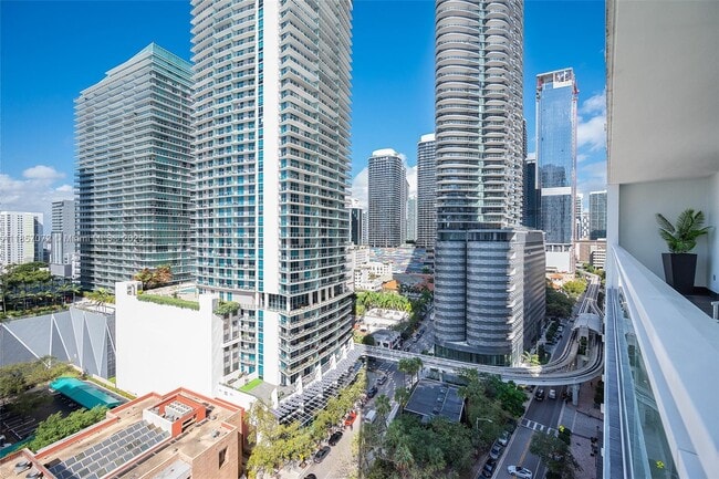 Building Photo - 1080 Brickell Ave