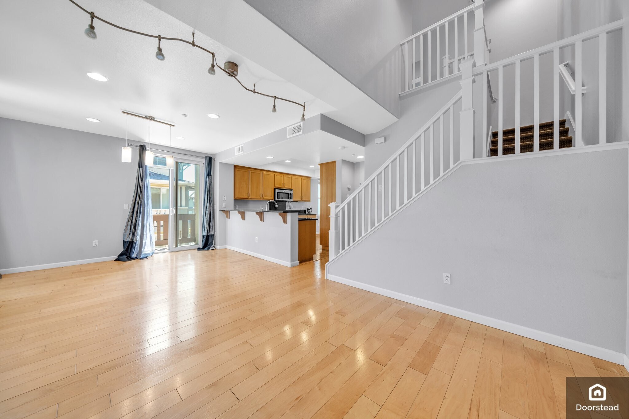 Building Photo - 955 Pavilion Loop