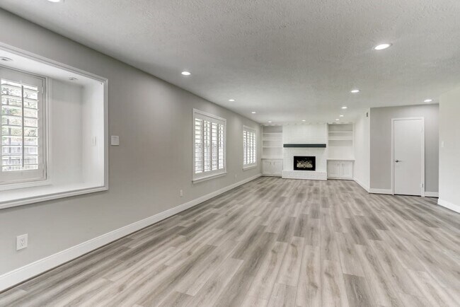 Building Photo - 11006 Wickersham Ln