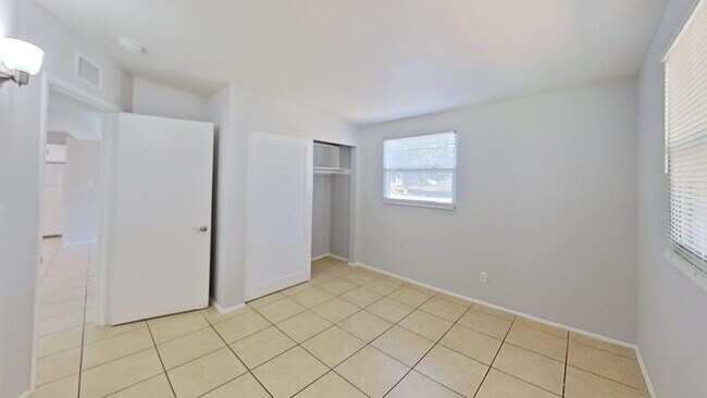 Building Photo - 3-bedroom 1-bath in Largo/Seminole area