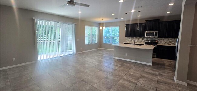 Building Photo - 7564 Bishop Square Dr