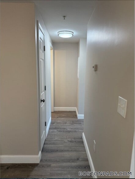 Building Photo - 23 Kenmar Dr
