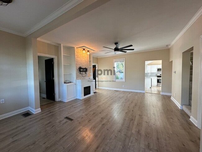 Building Photo - 511 W Goldsborough St