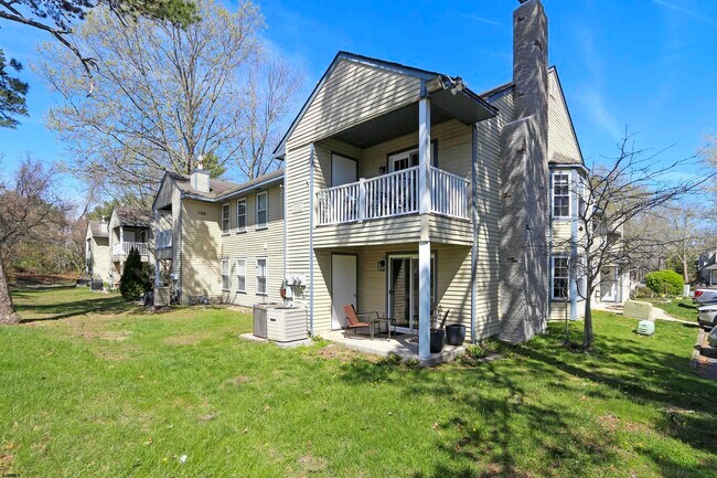 Building Photo - 874 E Fishers Creek Rd