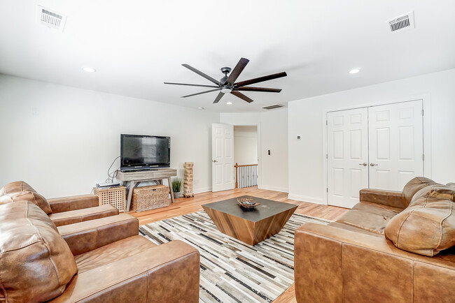 Building Photo - 1024 Patricians Ln
