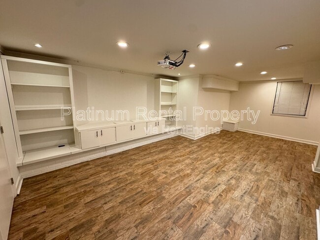 Building Photo - 383 Springdale Dr NE
