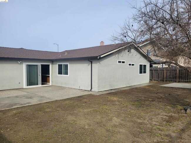 Building Photo - 906 Coral Dr