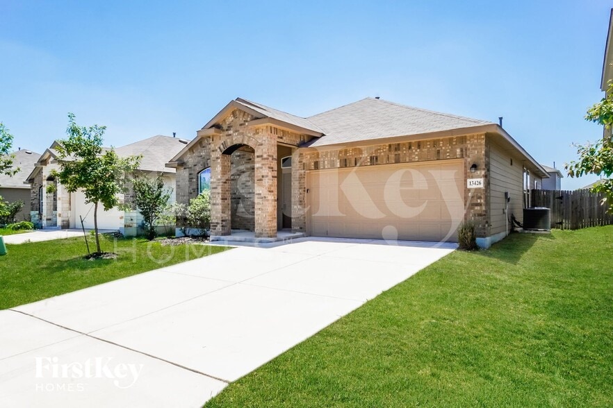 Building Photo - 13426 Frio Parke