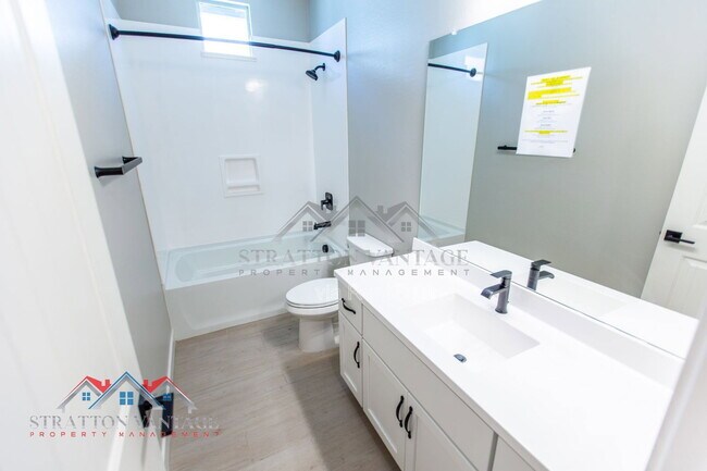 Building Photo - 15075 W McKinley St