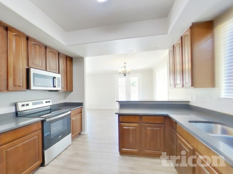 Building Photo - 3227 W White Canyon Rd