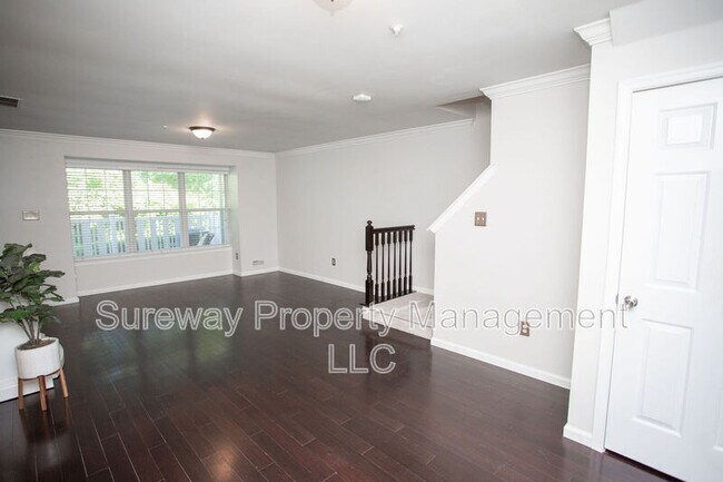 Building Photo - 606 Tanglewood Dr
