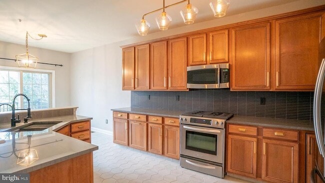 Building Photo - 108 Barefield Ln