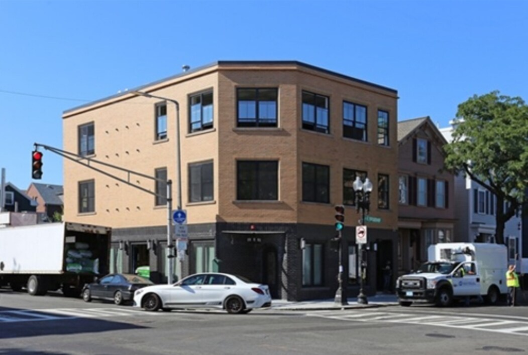 Building Photo - 749 E Broadway