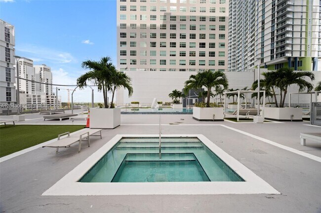 Building Photo - 690 SW 1st Ct
