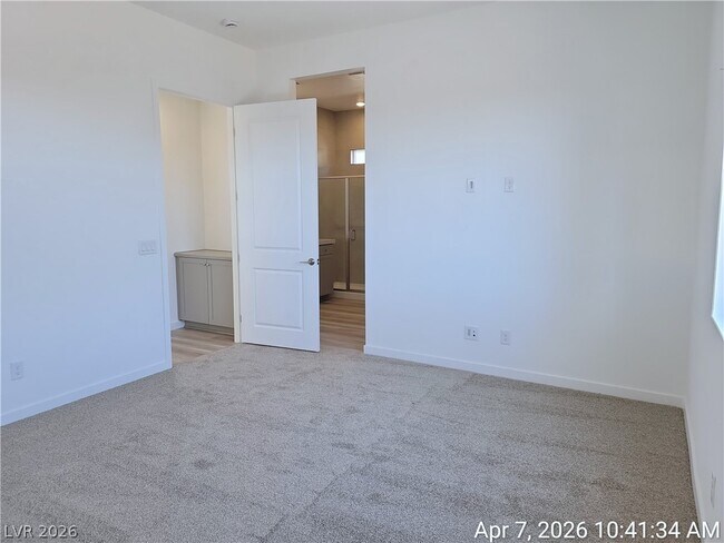 Building Photo - 96 Ibiza Lk Dr