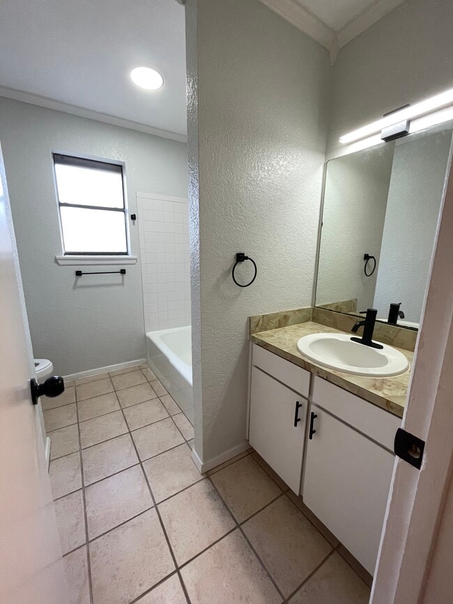 Bathroom - 617 County Road 805A