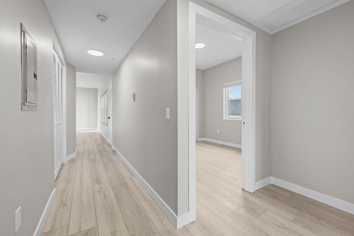 Building Photo - 12714 S Figueroa St