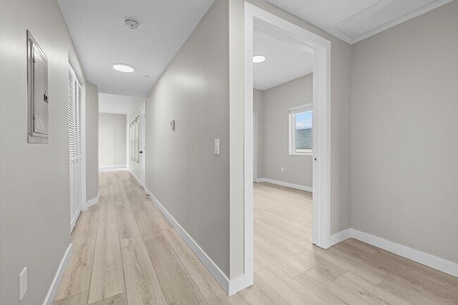Building Photo - 12714 S Figueroa St