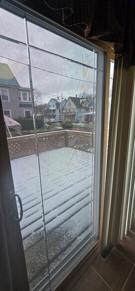 Building Photo - 161 Thayer St