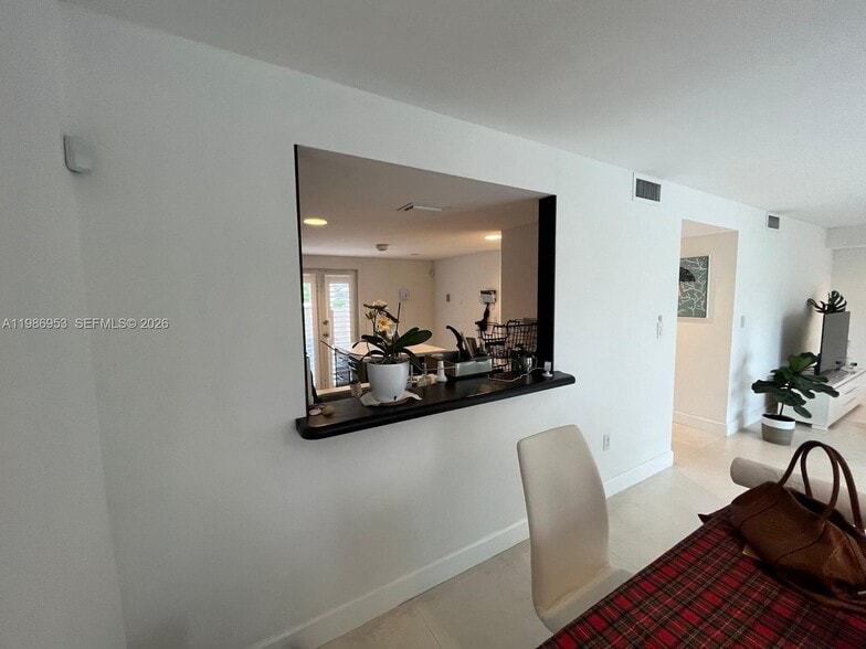 Building Photo - 5570 SW 70th Pl S