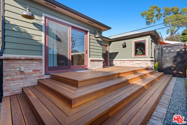 Building Photo - 11314 Homedale St