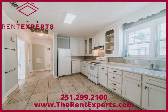 Building Photo - 254 Pinehill Dr