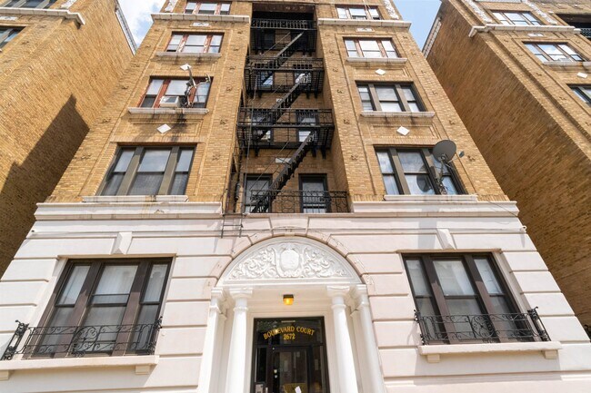 Building Photo - 2672 John F. Kennedy Blvd
