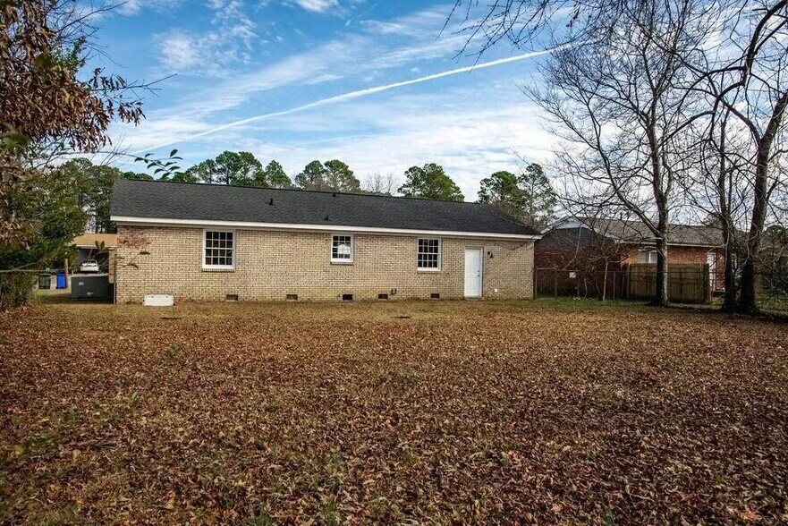 Building Photo - 410 Atwell Dr