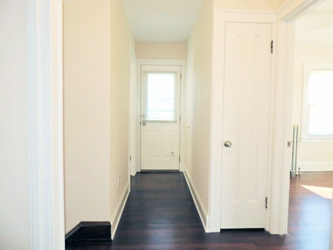 Building Photo - 4 Bed - 1.5 Bath Colonial for Rent in Euclid!