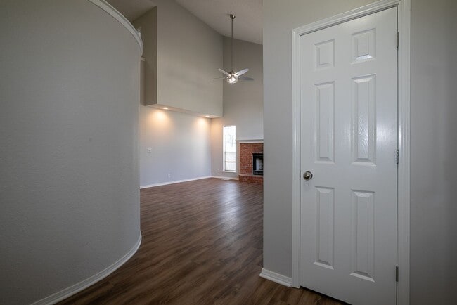 Building Photo - Gorgeous 4 Bedroom Remodel, Union Schools!