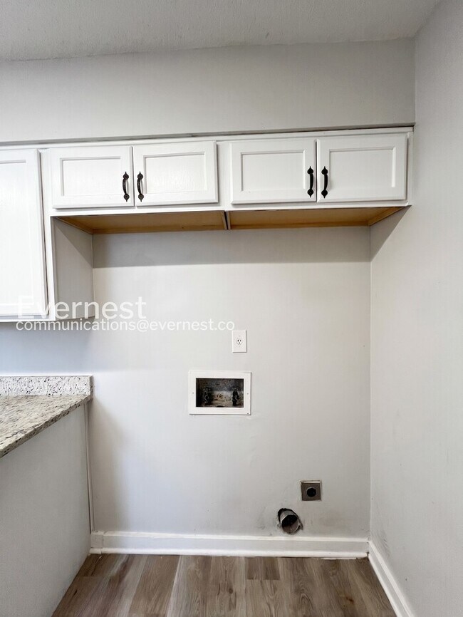 Building Photo - 3-Bed/2-Bath Home with Patio/Available Now!