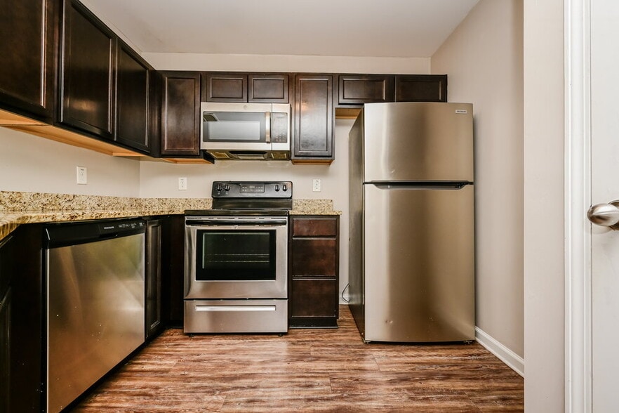 Building Photo - 2825 Marlin Dr