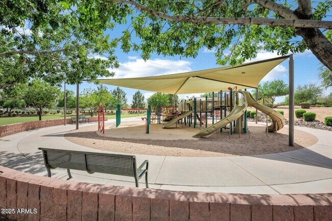 Building Photo - 2943 E Mead Dr