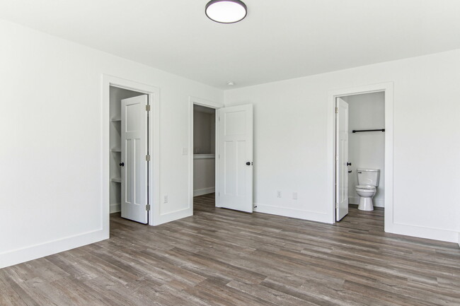 Building Photo - 4056 Cedar Fls Ln