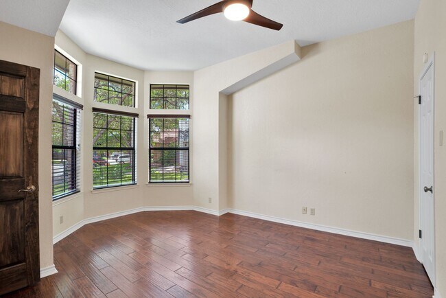 Building Photo - 2607 Knights Walk