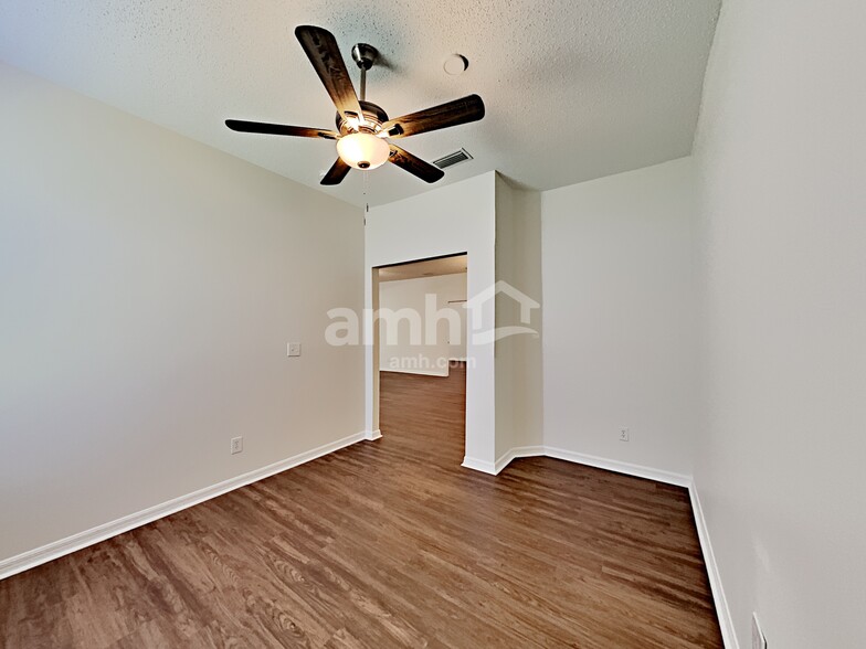 Building Photo - 19141 Meadow Pine Dr