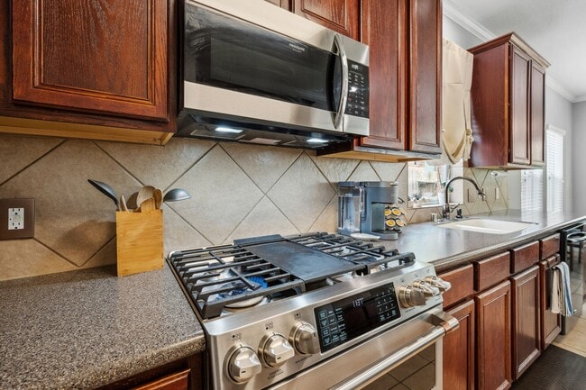 Building Photo - 8522 E Highlands Crossing