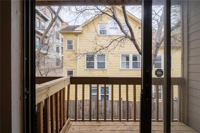 Building Photo - 2210 Pearl St