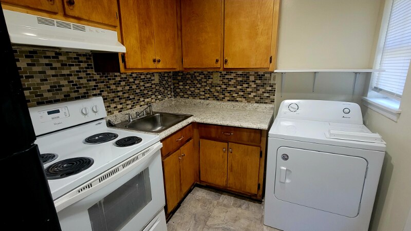 Building Photo - 3423 Ryburn Rd