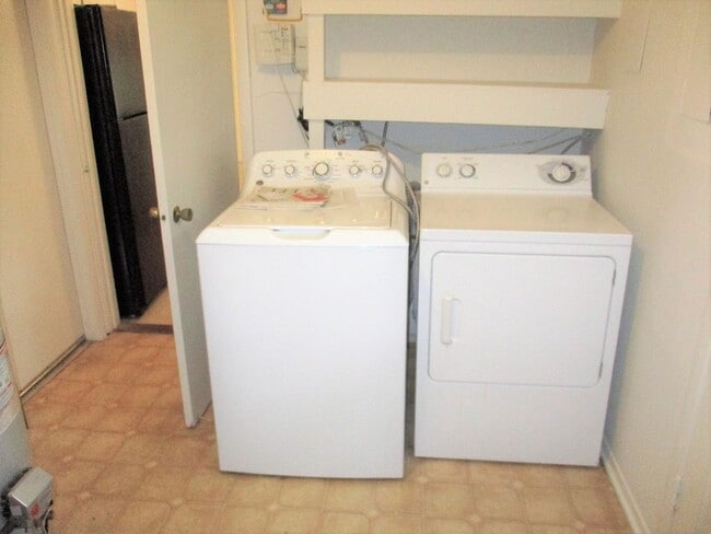 Building Photo - Beautiful 4 Bed 2 Bath Home Sitting On A Spacious Lot In Serene Greenbriar