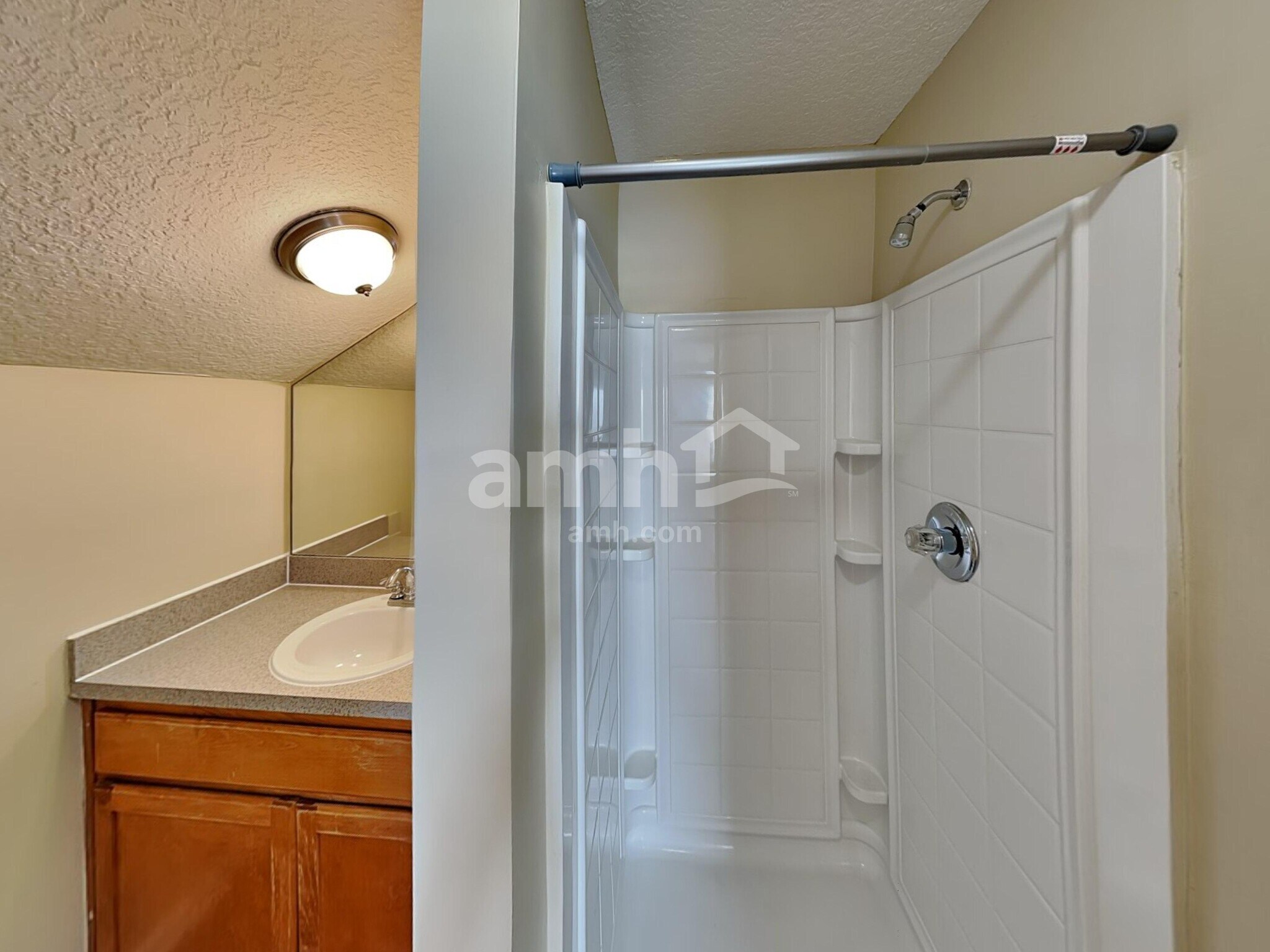 Building Photo - 2533 Royal Pointe Dr