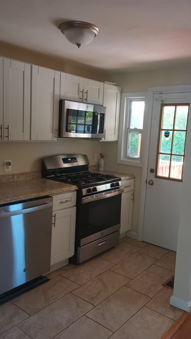 Building Photo - 7423 St Patricia Ct