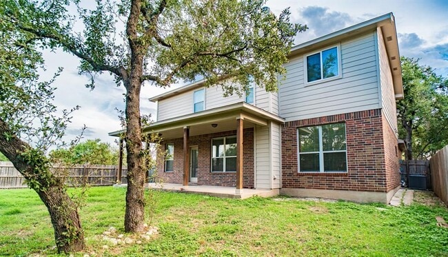 Building Photo - 2301 Giddens Dr