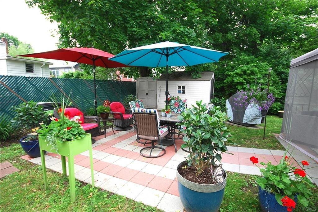 Yard - 158 6th St