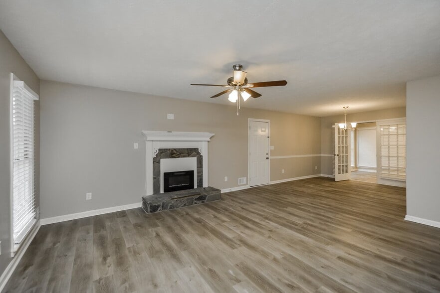 Building Photo - 9245 Tara Dr SW