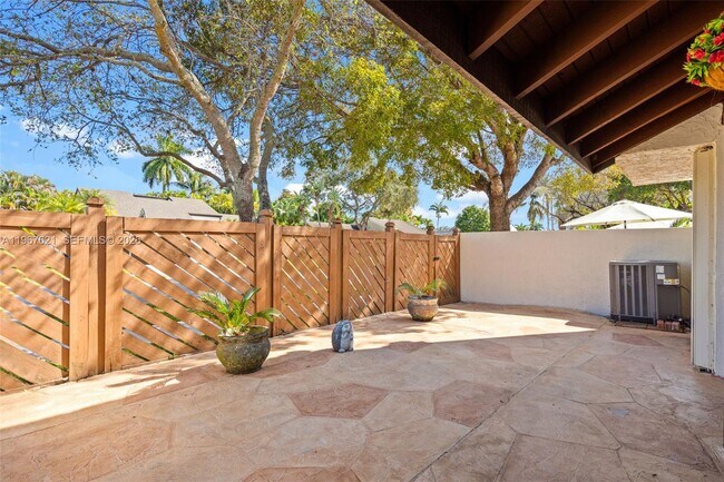 Building Photo - 9439 SW 123rd Ave Ct