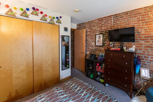 Building Photo - 745 S 20th St