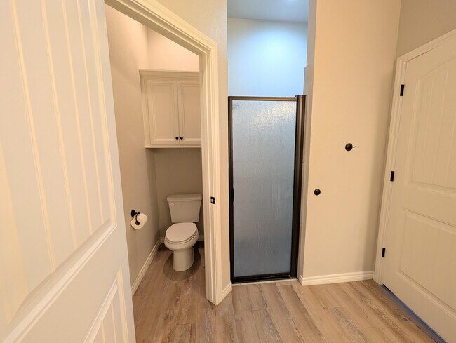 Building Photo - 9609 Hyden Ave