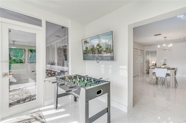 Building Photo - 4212 Van Buren St