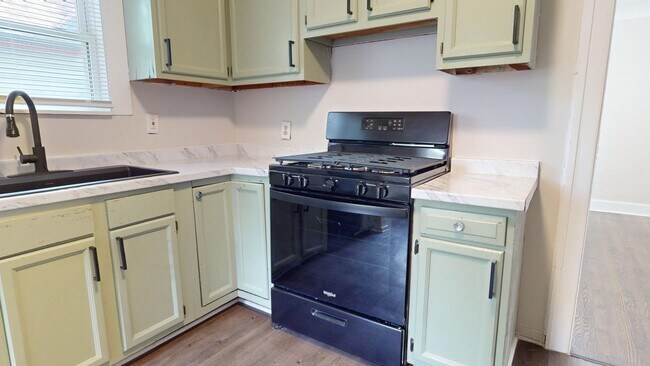 Building Photo - 113 Osceola Dr